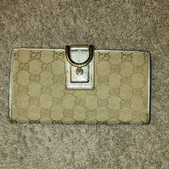 Gucci Beige and Gold Women's Wallet - Picture 1 of 11
